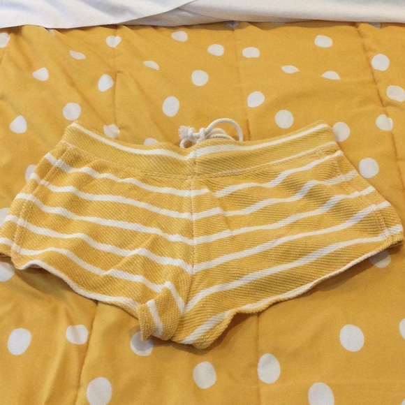 Old navy XS soft textured striped boxer shorts. - Picture 2 of 3